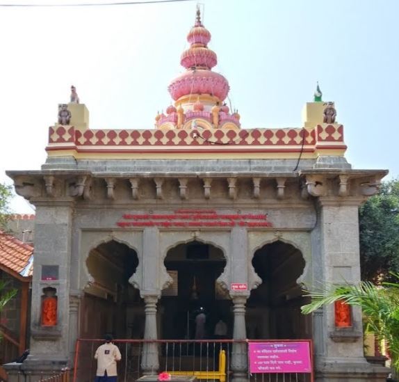 ३. मोरगावचे मंदिर