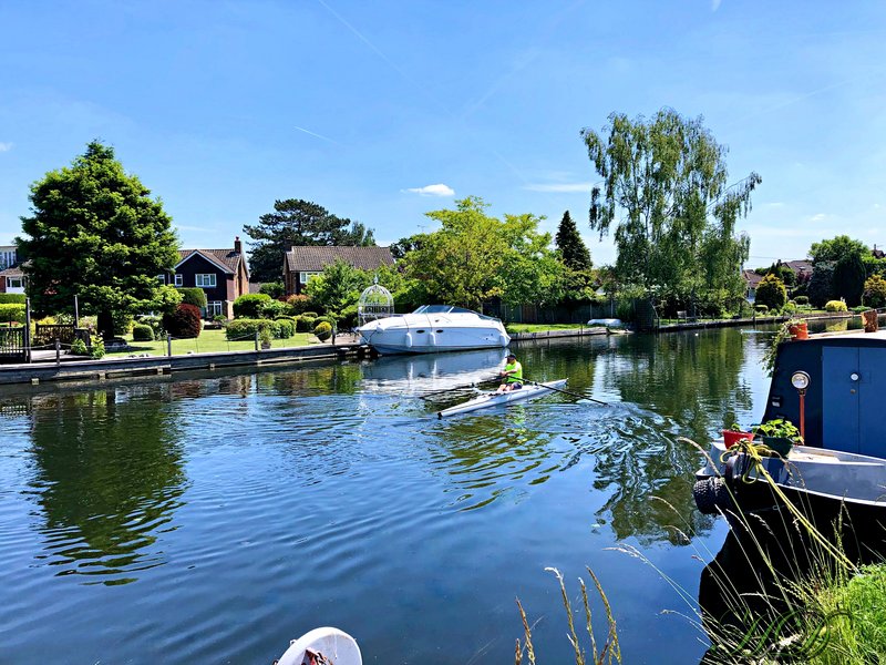 boating-at-the-canal-HD.jpg