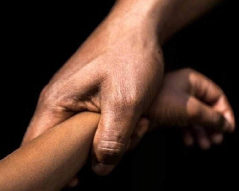 Maestras son detenidas en Chihuahua por presunto abuso contra niña de 4 años
