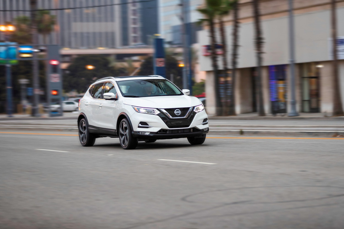 2020 Nissan Rogue Sport (17)
