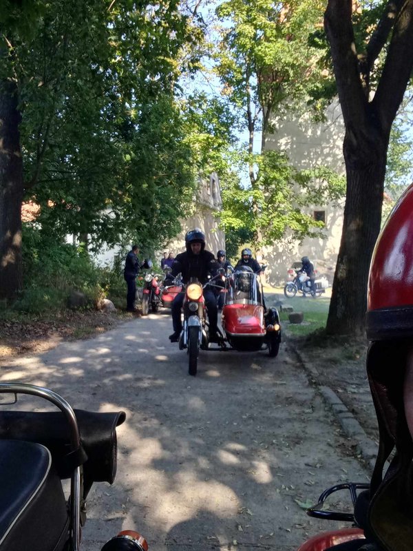 ee4f9b5a-6dcd-4ae0-bf77-18d224247aa1