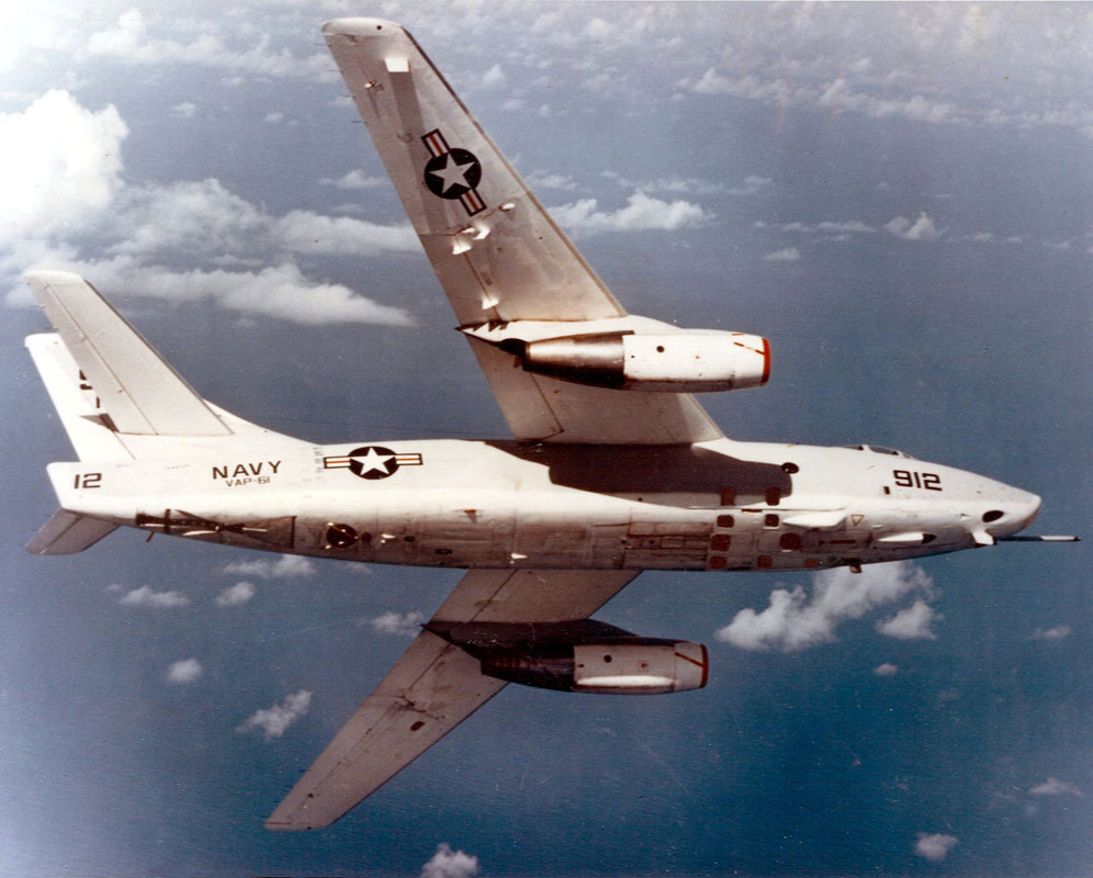 Douglas_RA-3B_Skywarrior_of_VAP-61