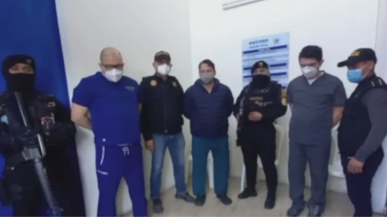 Detienen a cuatro médicos que le extirparon un riñón sano a una abuelita