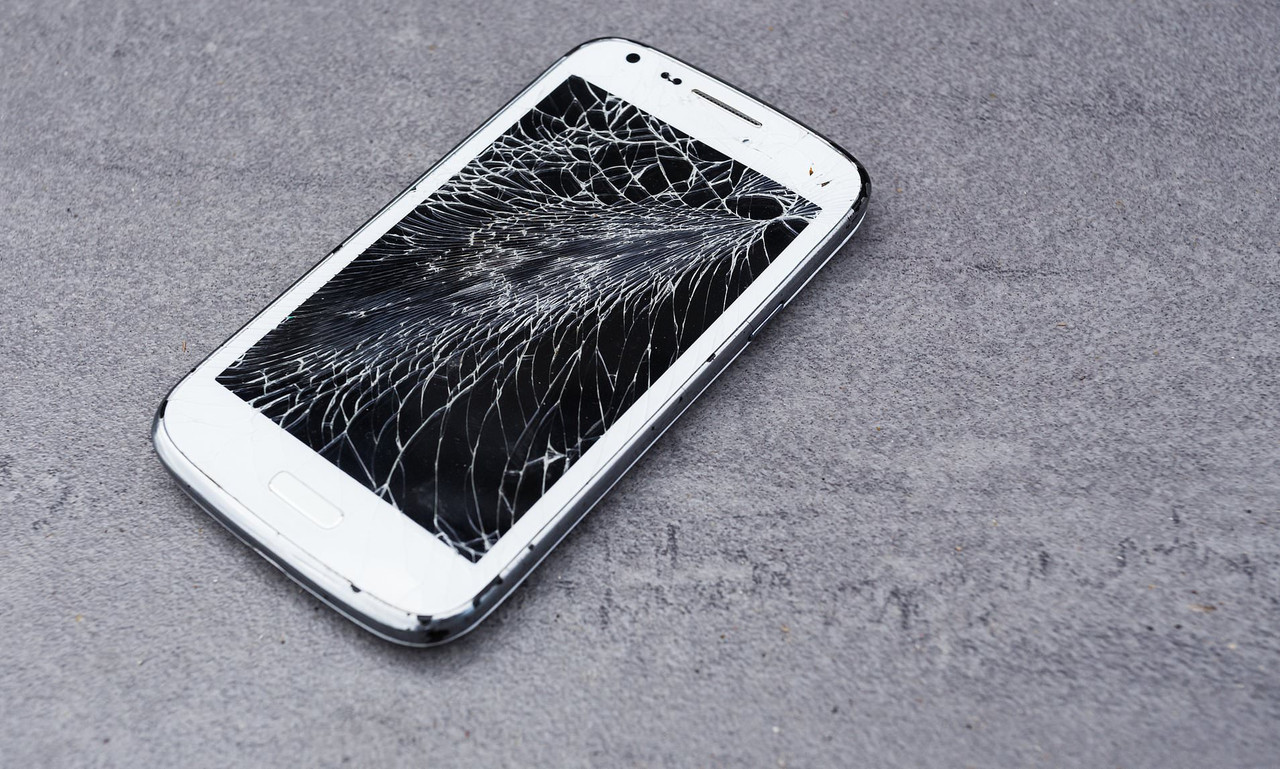 Cellulari: inventato schermo Smartphone in grado di Autoripararsi