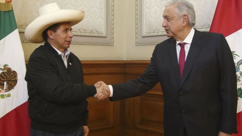 AMLO ordenó refugiar a Pedro Castillo: Expresidente de Perú llamó a Palacio Nacional antes de ser detenido