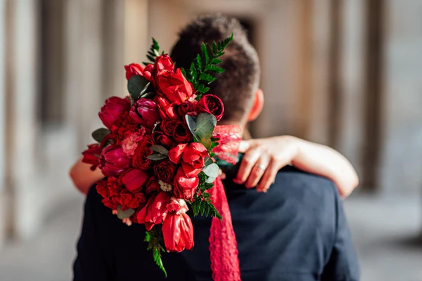 Designing Your Red Rose Bridal Bouquet