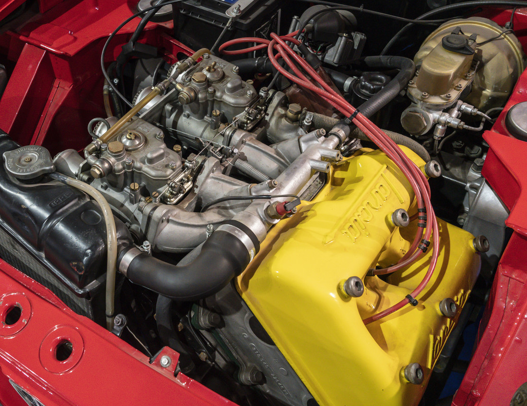 DSC05011b1 DSC05017 (CR - Luci -45 - Ombre  25 - Chiar  35 - Nitid 40-1_5-40-40 - RR 35-50) Crop