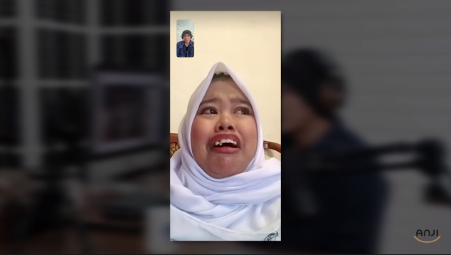 Kekeyi menangis saat dituduh jiplak lagu (YouTube/Dunia Manji)