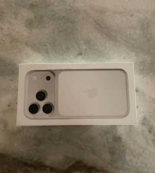 White iPhone unboxing