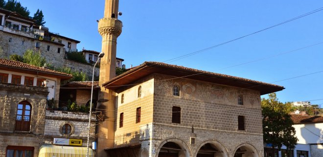 bekarlar-camii-arnavutluk.jpg