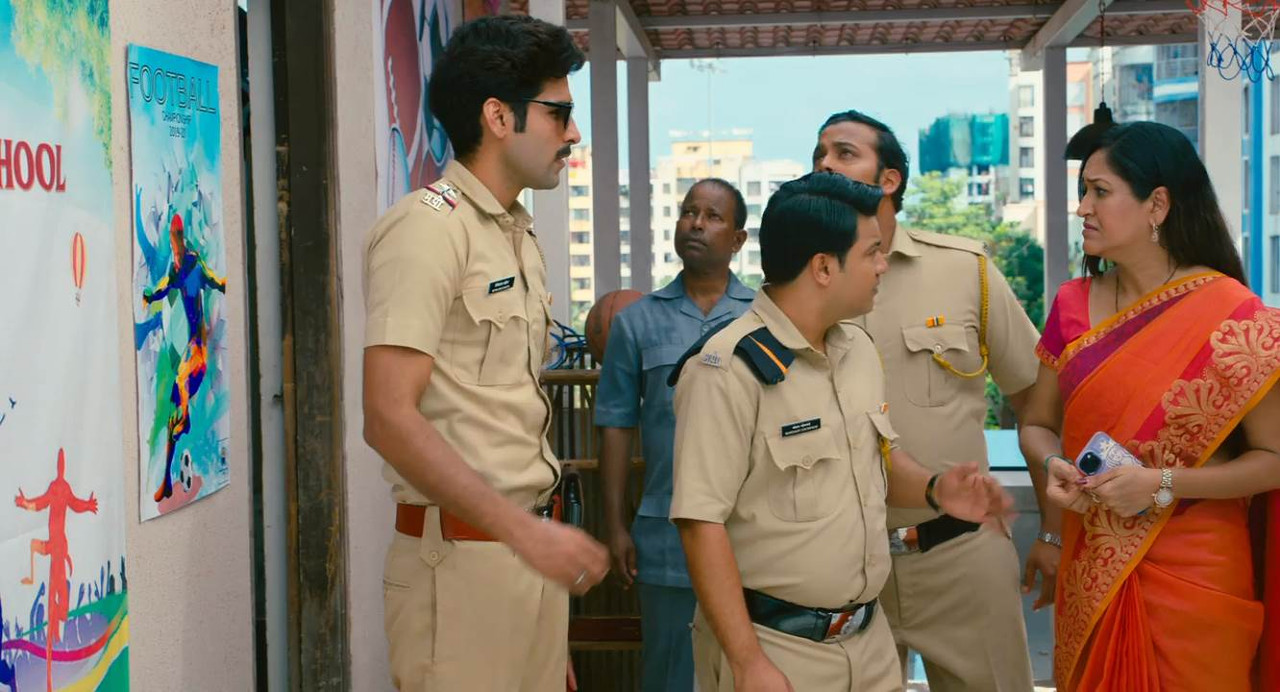 Constable Girpade (2023) Season 1 [Hindi] WebRip 480p, 720p - Complete Screenshot