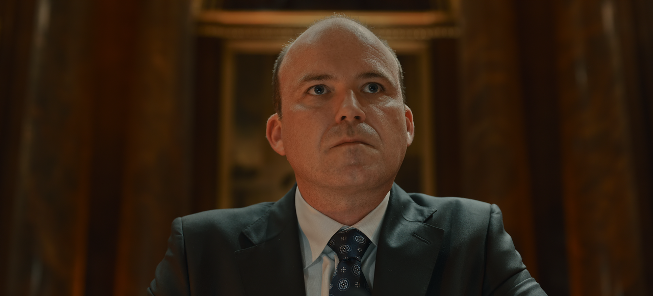 The.Diplomat.S01E04.He.Bought.a.Hat.2160p.10bit.NF.WEB-DL.DDP5.1.HEVC-Vyndros.mkv_snapshot_10.06_[20