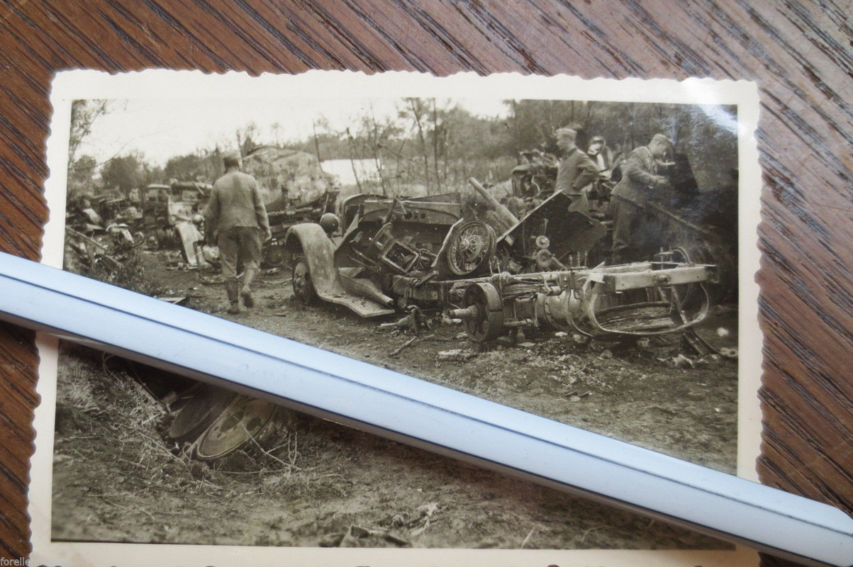 Foto Zerstörte Fahrzeuge Jeep Panzer Wehrmacht