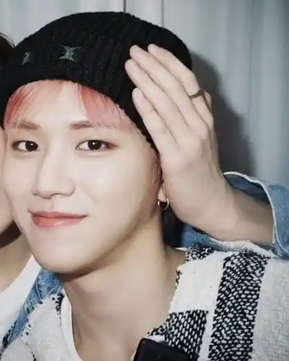 20250913_235844_copy_419x524