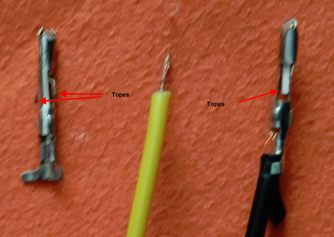 https://i.postimg.cc/bNZ1RNHn/Molex-vastagos.jpg
