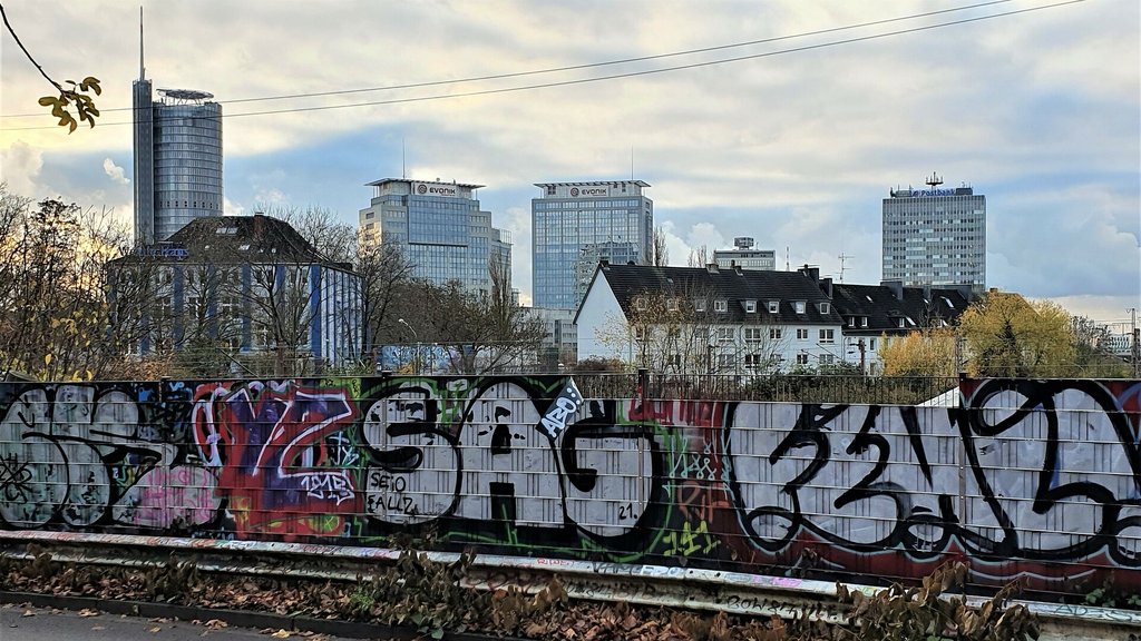2022-12-06-essen-skyline-aus-s-dost-2.jpg