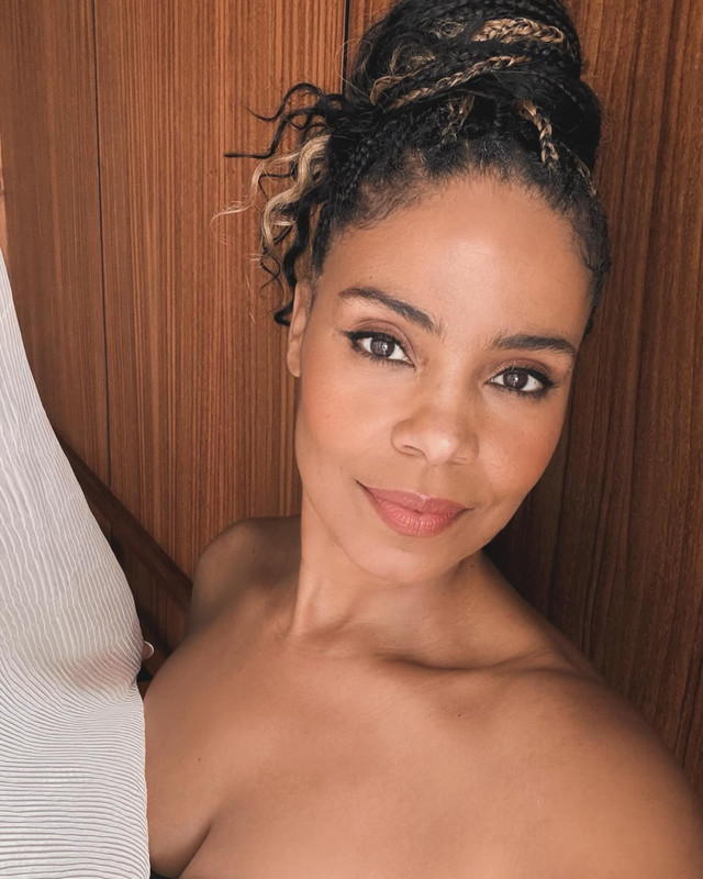 [Image: sanaalathan-1715196737-3363636482411002249-24635728.jpg]