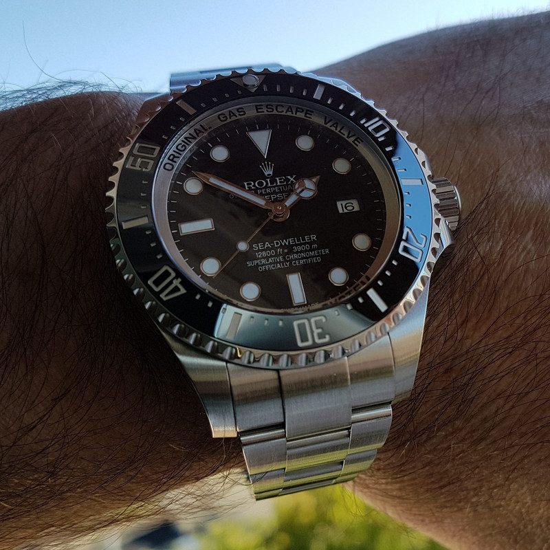 Rolex Sea-Dweller Deepsea 44mm 3900M Cal. 3135 Ref.116660 (2)