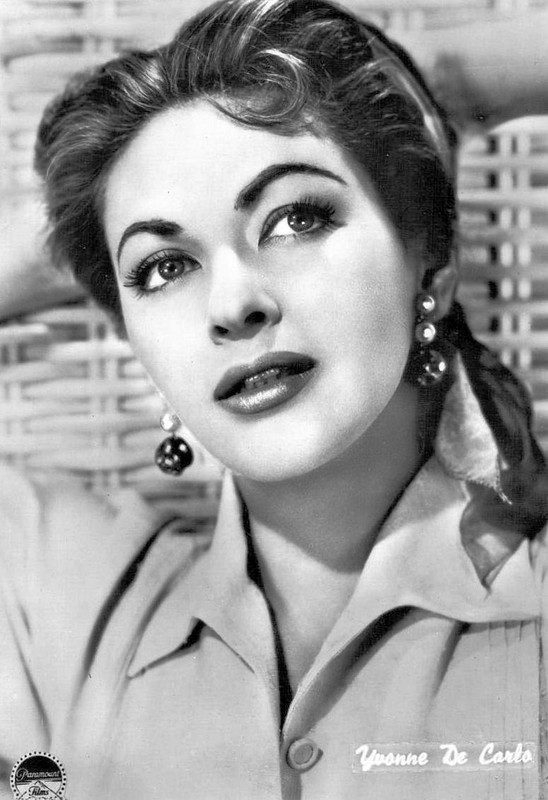 Yvonne_De_Carlo_b28