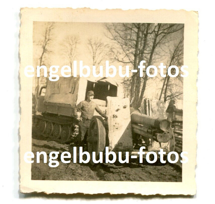 FOTO Kfz Raupenschlepper Ost RSO Winter Tarnung zieht GESCHUTZ 1944