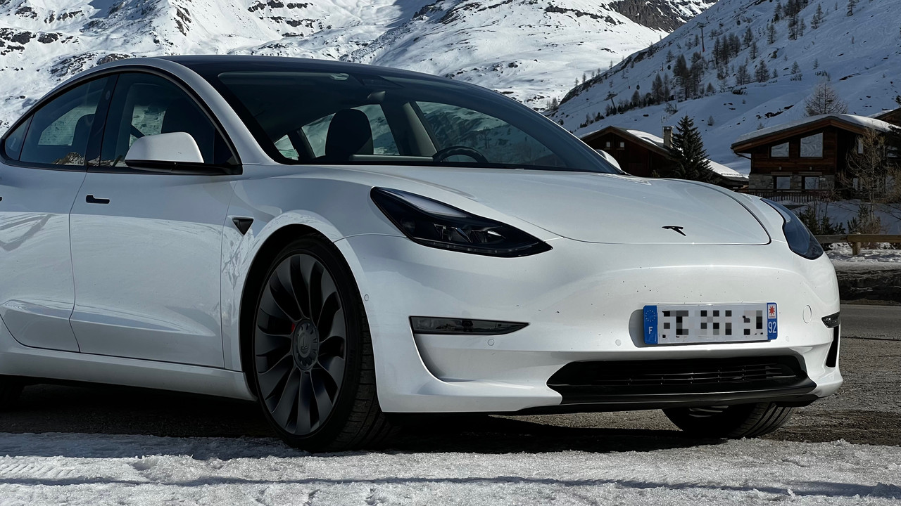 11C4D346-BEB2-48D4-B58A-159C718F25F4