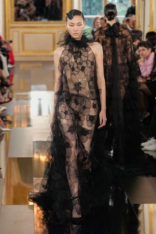 Valentino senza Piccioli annulla le sfilate Valentino senza Piccioli annulla le sfilate