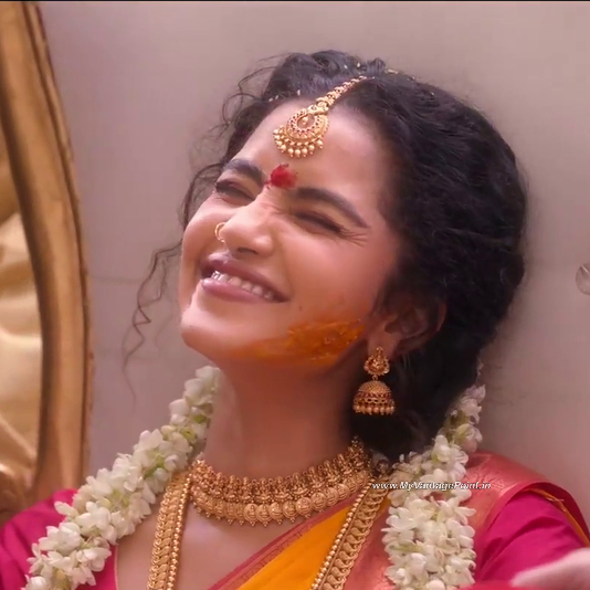 bride-look-of-anupama-parameswaran-in-tillu-square-2024