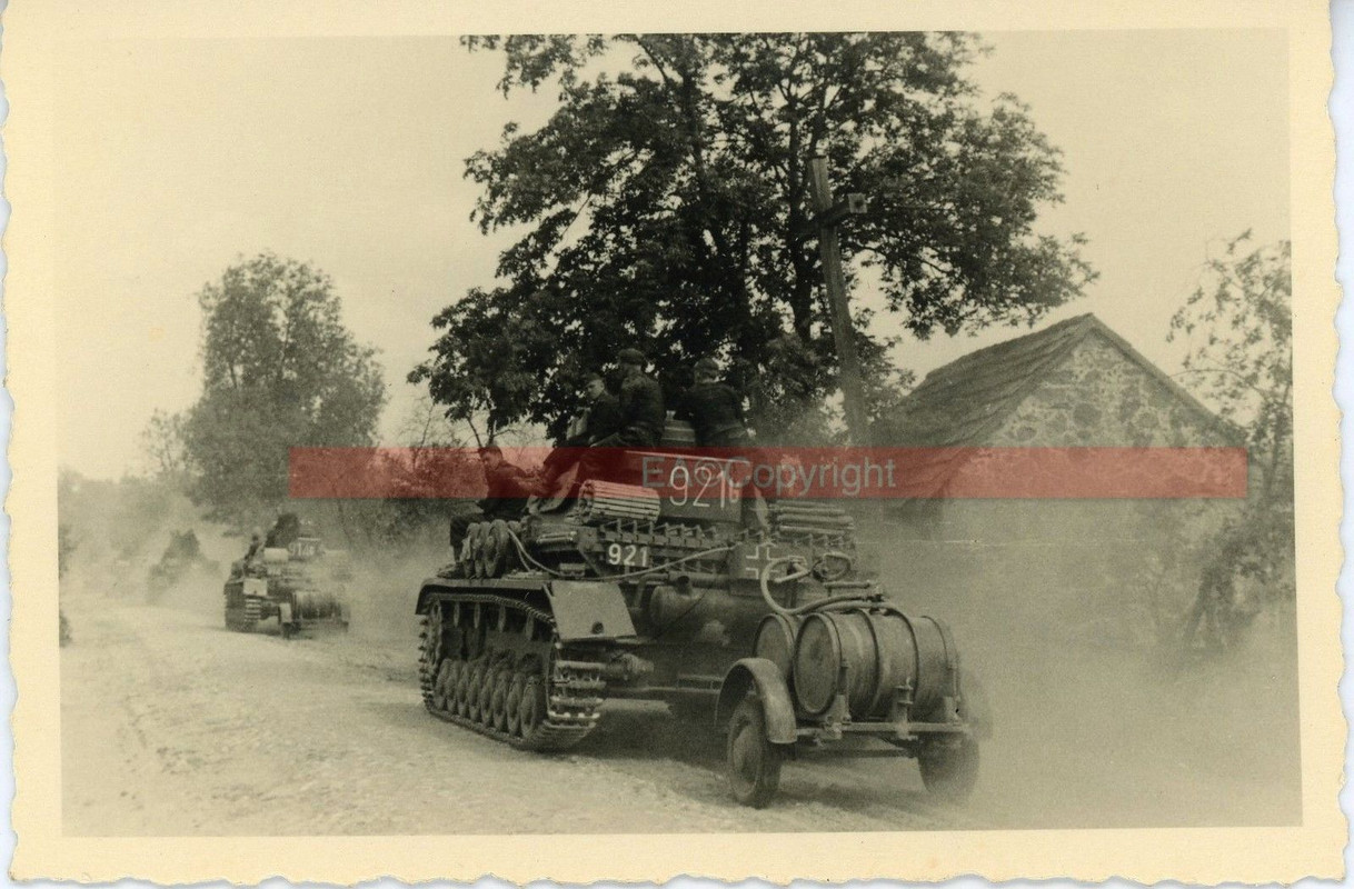 Kämpfe Vormarsch Russland Panzer IV Tank Anhänge