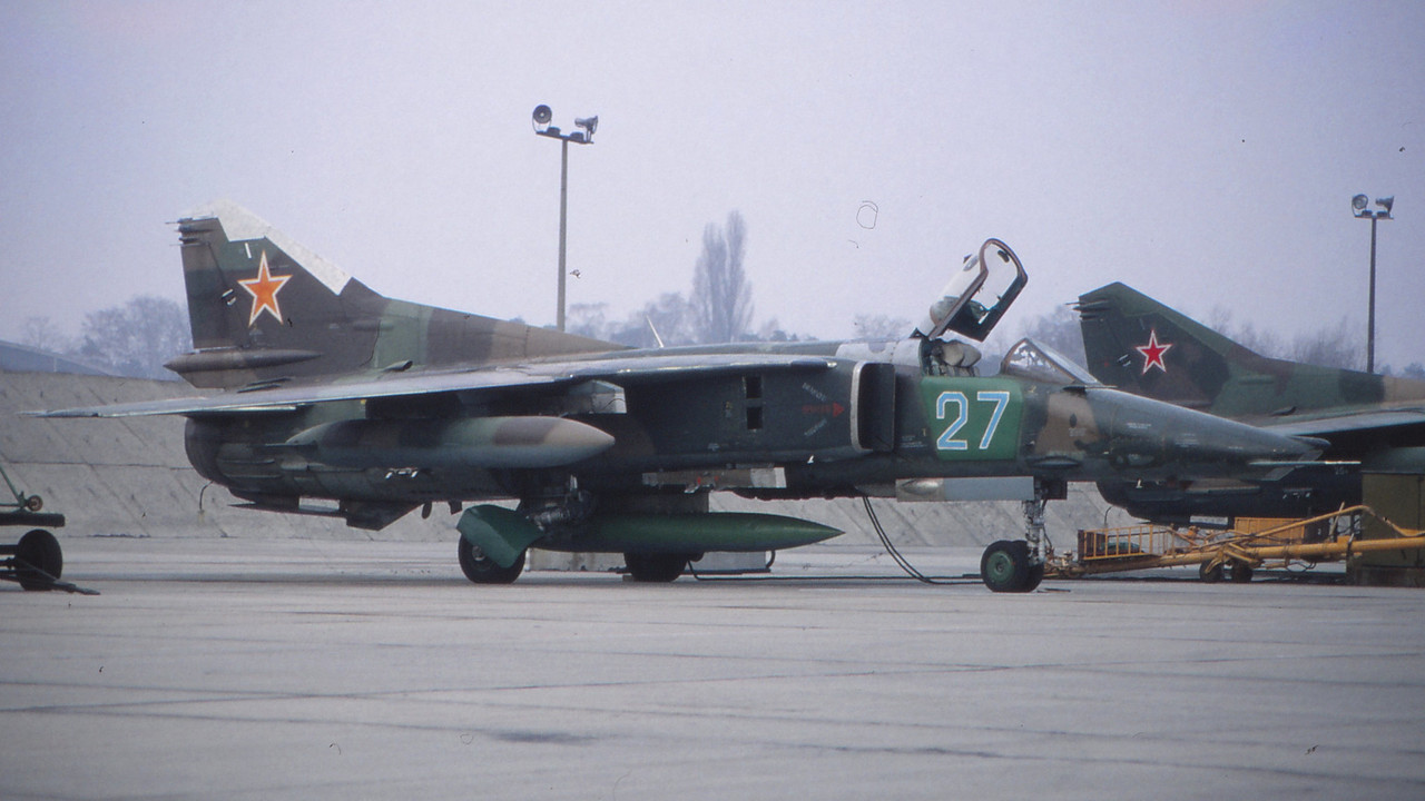 559 APIB Mig-27K 27 Blue_76802643380_6
