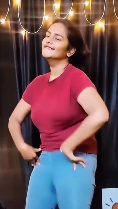 desi girl bouncing tits in red tshirt.mp4_snapshot_00.10.411