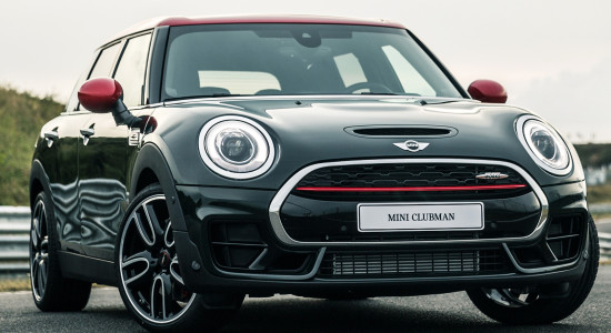Mini теперь спортивный автомобиль Mini теперь спортивный автомобиль