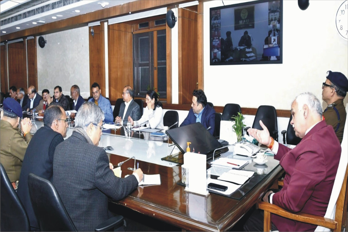 मुख्य सचिव की अध्यक्षता में वीडियो कॉन्फ्रेसिंग के माध्यम से समस्त मंडलायुक्तों, जिलाधिकारियों एवं वरिष्ठ पुलिस अधिकारियों के साथ साप्ताहिक समीक्षा बैठक संपन्न*