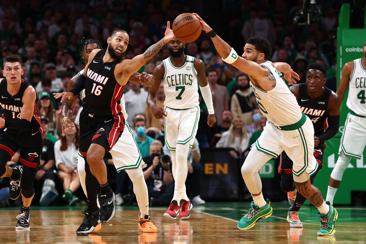 Miami Heat vence a Boston Celtics y se pone 2-1 la Final de Conferencia