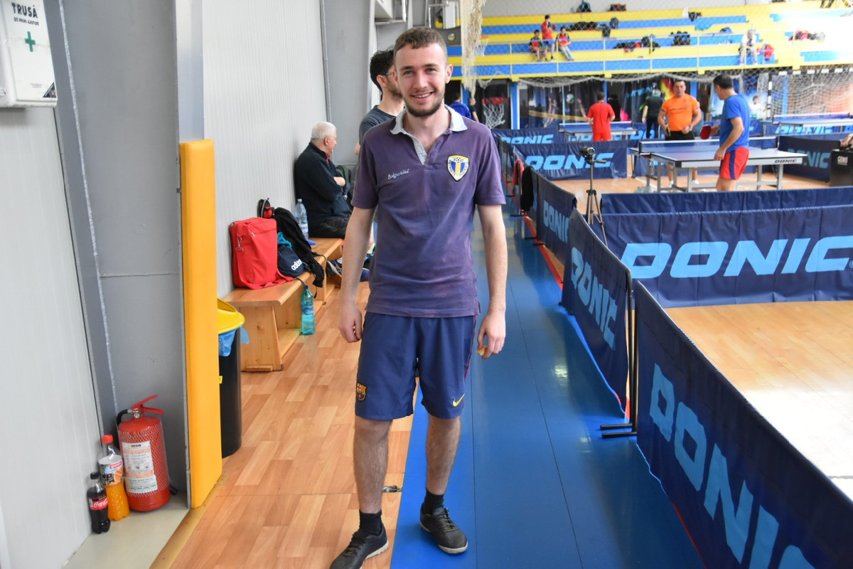 52ACE6E0-D879-451E-A251-AAC6A33B3BA0