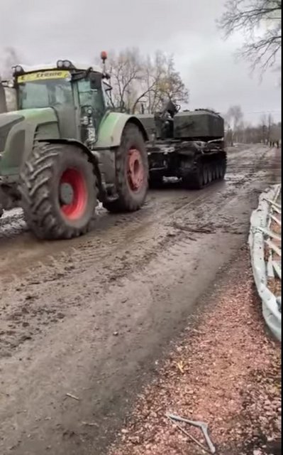 [Image: tractor-3.jpg]