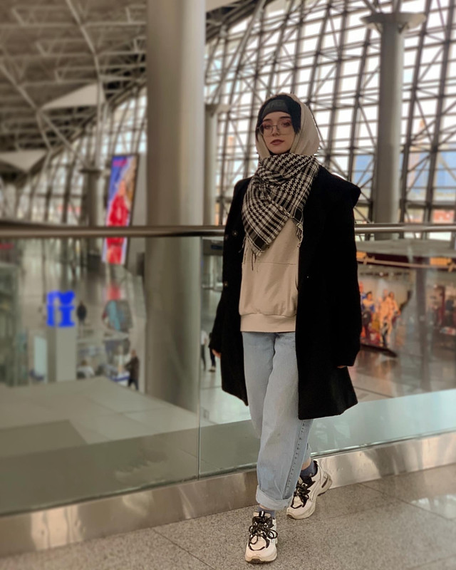 4C22C9A2-DA18-4BA4-B4EA-333CBD3B57D7