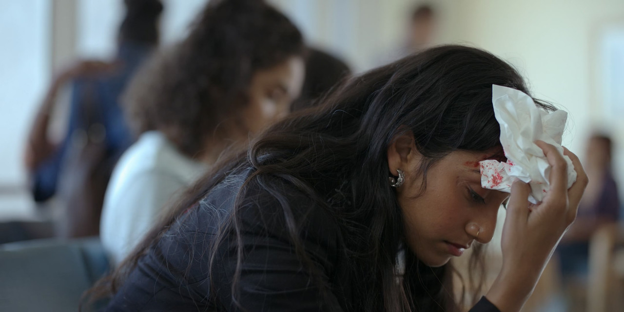 Little Voice (2020) S01E03 Dear Hope (4Kto1080p ATVP Webrip x265 10bit EAC3 5.1 - HxD) [TAoE].mkv_20