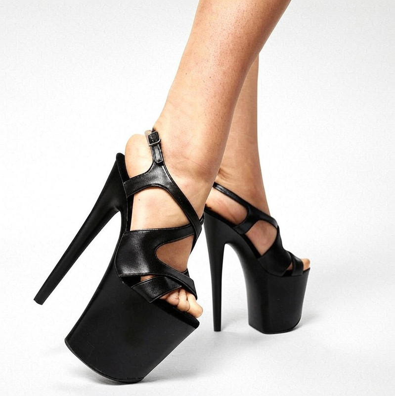 Pleaser: легендарные стрипы для профессионалов