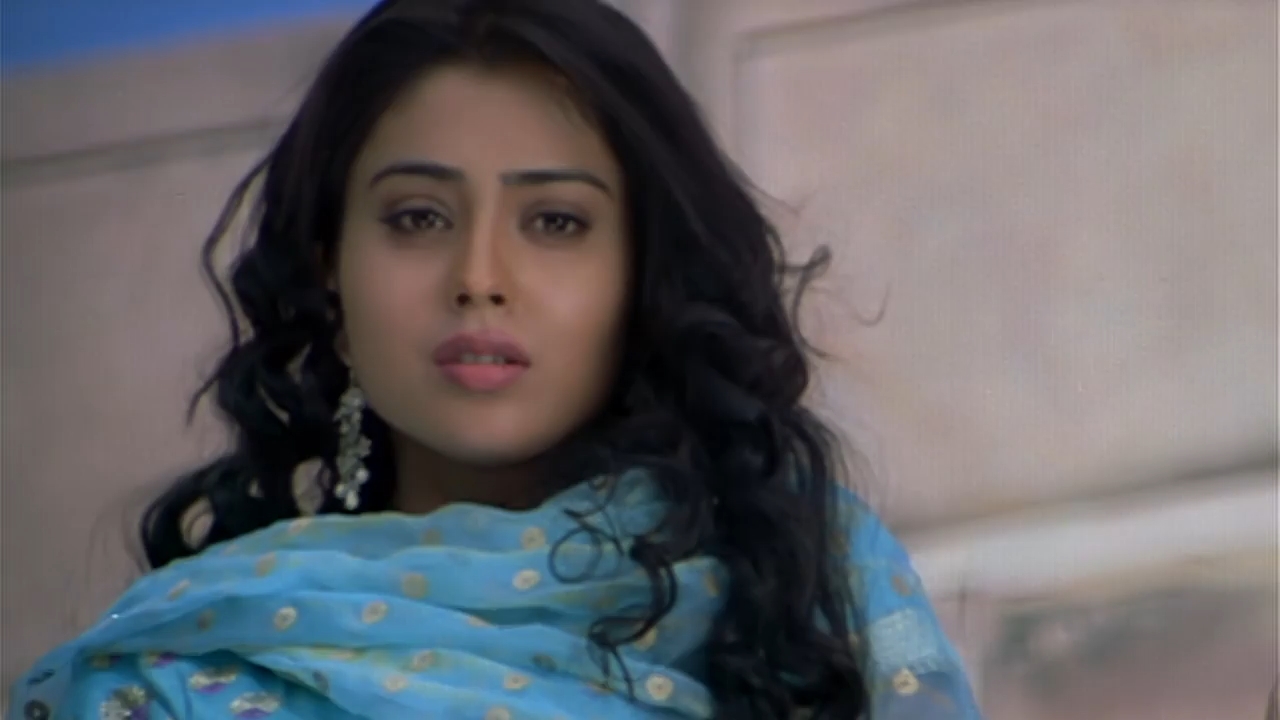 Awarapan 2007 WebRip [Hindi] 480p 720p ESub Screenshot