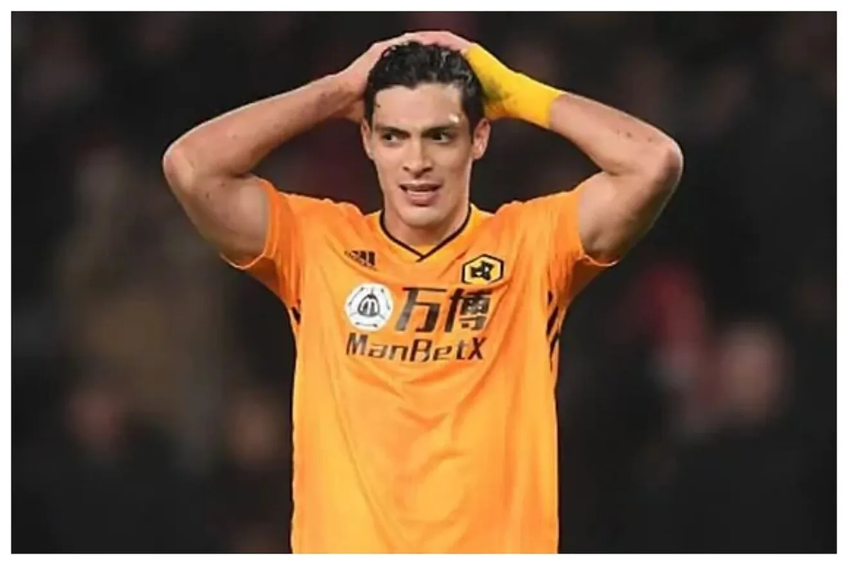 Raúl Jiménez borrado del Wolverhampton, no va ni a la banca por cuarta ocasión