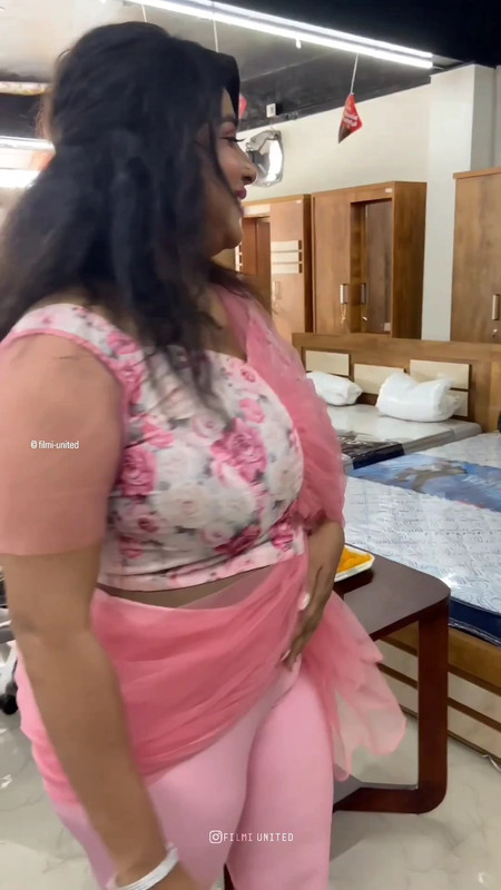 [Image: anna-rajan-huge-boobs-in-pink-dress-mp4-...25-000.jpg]