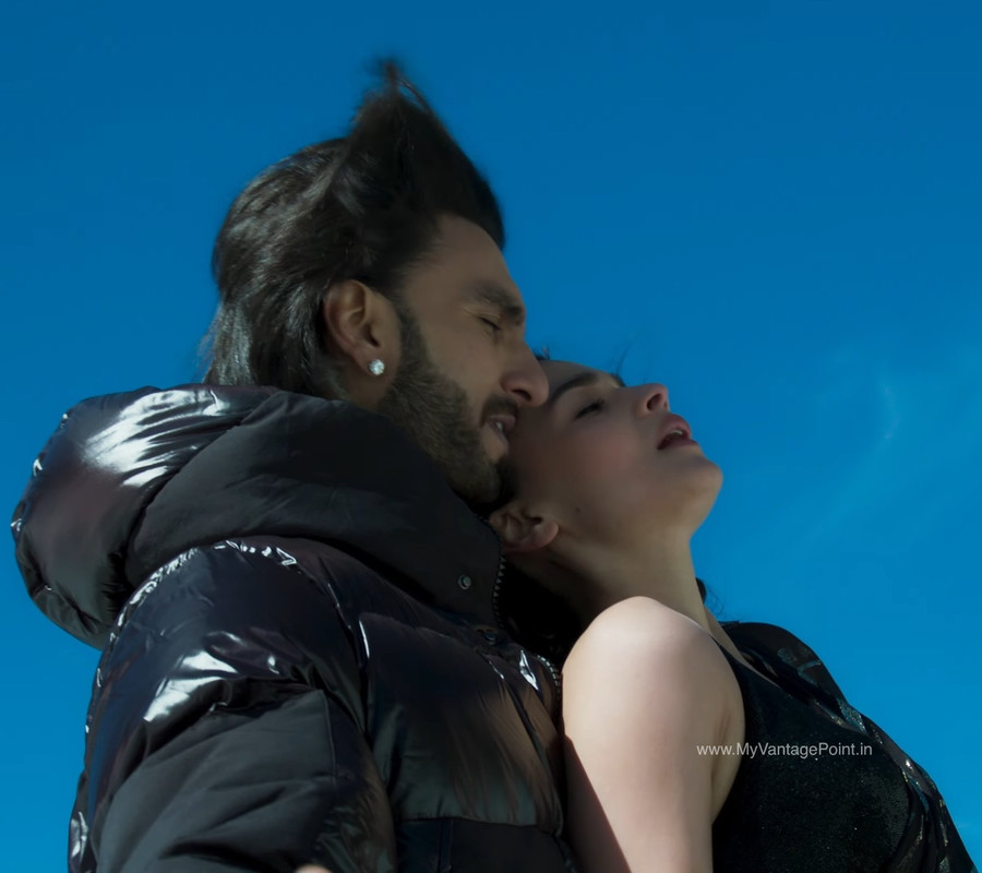 hot-expressions-of-alia-bhatt-in-rocky-aur-rani-ki-prem-kahani-2023