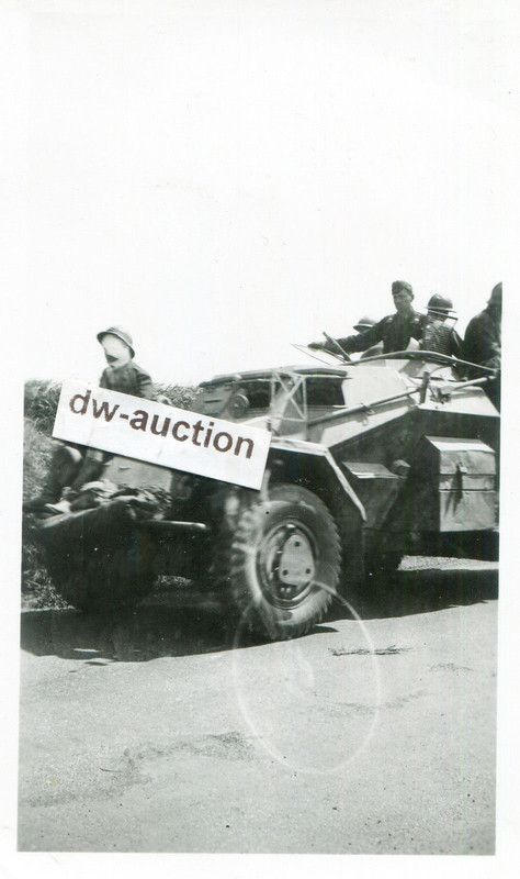 Frankreich , Panzer Spähwagen Elite mit gefangene Franzosen als 