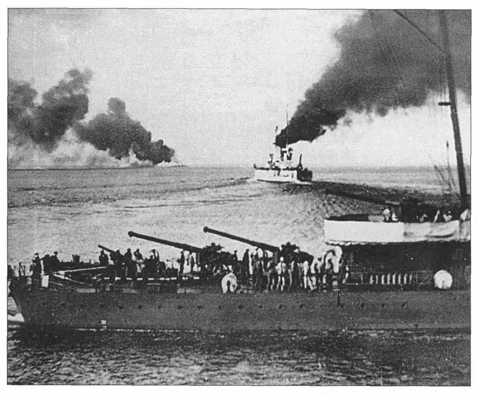 linkor-volya-uhodit-iz-novorossiiska-17-iyunya-1918-goda-na-perednem-plane-ostavshii-aujy811u-160315