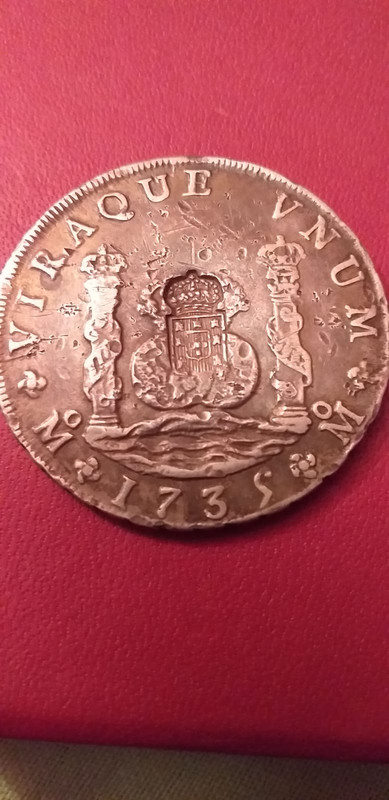 Columnario de a 8 reales de Felipe V, 1735 ¿copia? Resello portugués IMG-20200225-WA0037