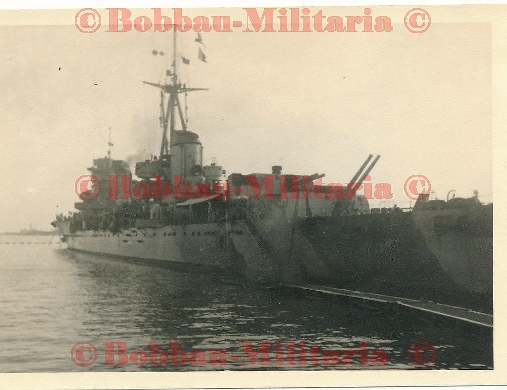 Italien Hafen von Neapel italienisches Kriegsschiff Zerstörer ca