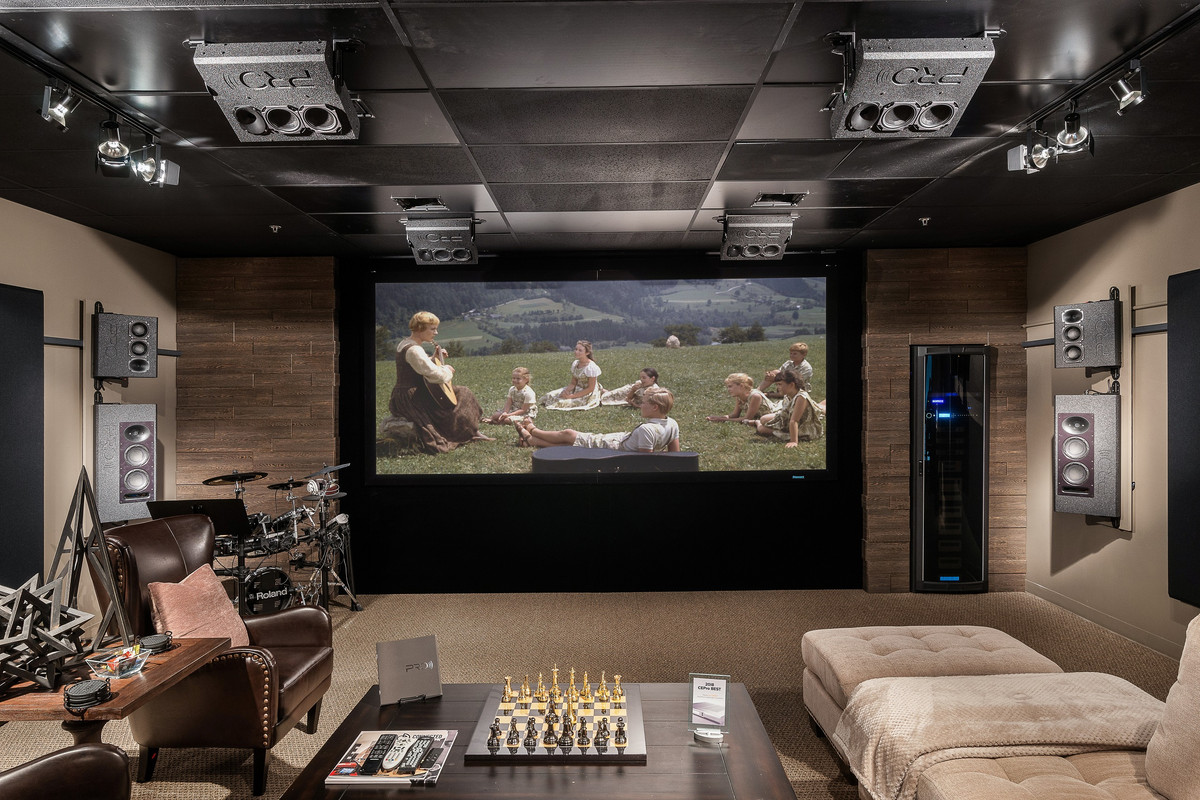 2_PRO Experience Center 2020 Website Slider