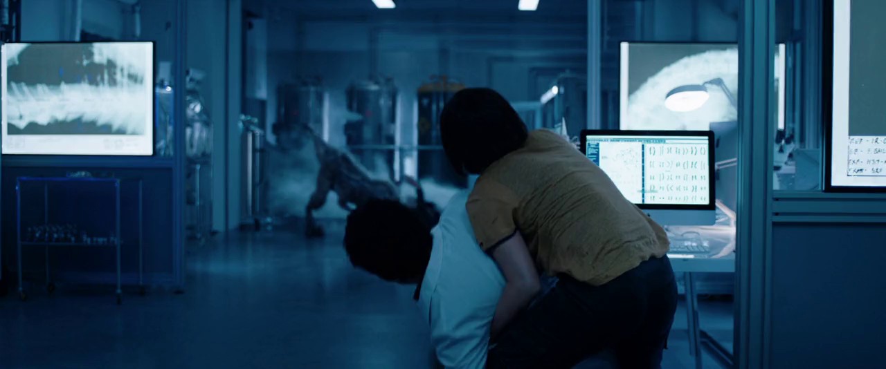 Jurassic-World-Fallen-Kingdom-2018-Hindi-English-Blu-Ray-720p-x264-AVC-AAC-6ch-ESub-mkv-0005