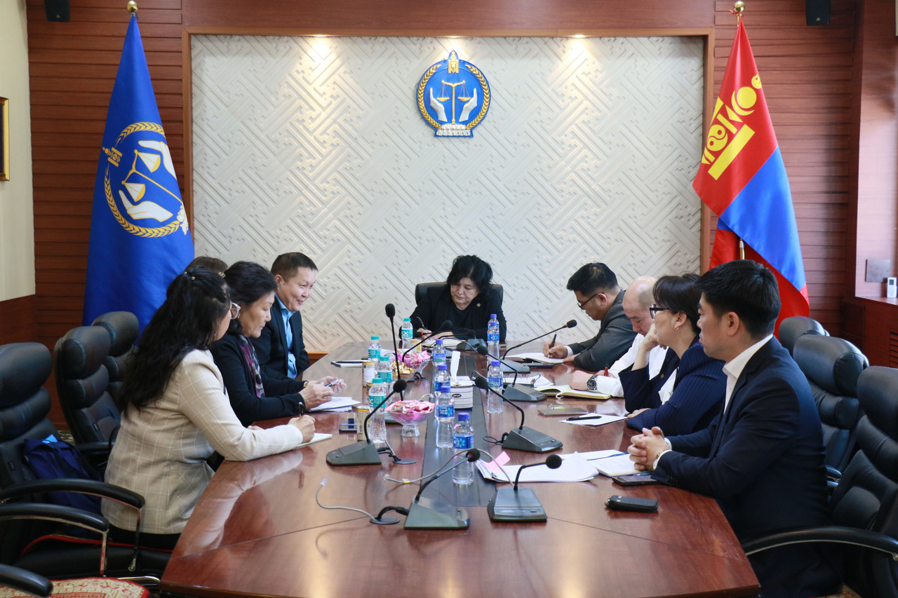 Шүүхийн ерөнхий зөвлөлийн дарга, гишүүд Монголын шүүгчдийн холбооны удирдлагуудыг хүлээн авч уулзлаа