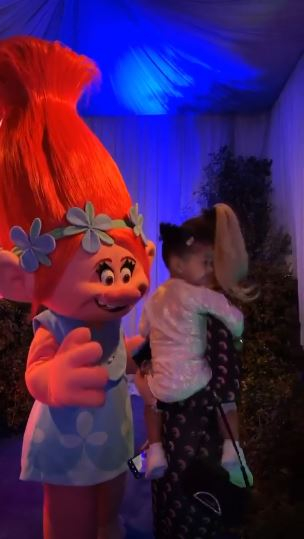 Stormi saat bertemu dengan princess Poppy 'Trolls'